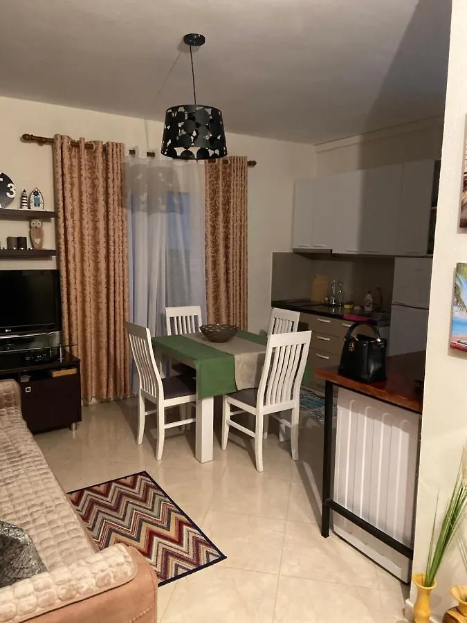 Rori'S Apartment Qerret Golem